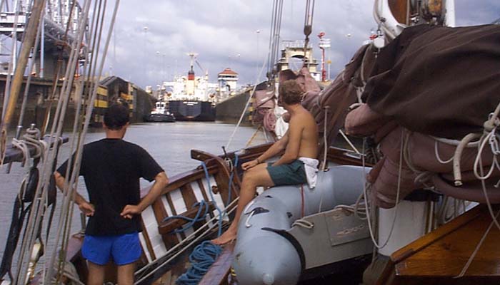 Kana Panamski, Panama - 12.1999