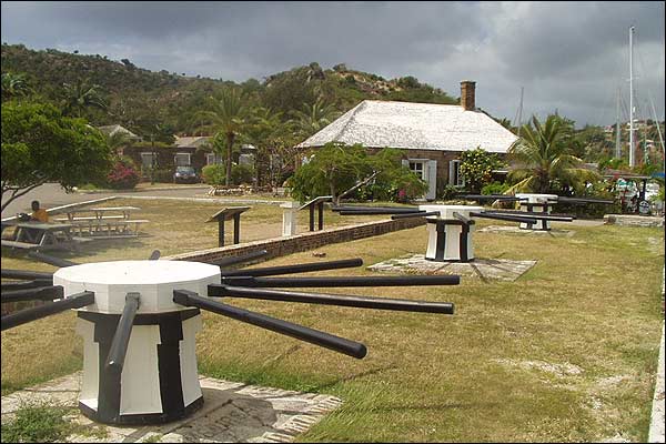 Antigua - Kabestany w forcie